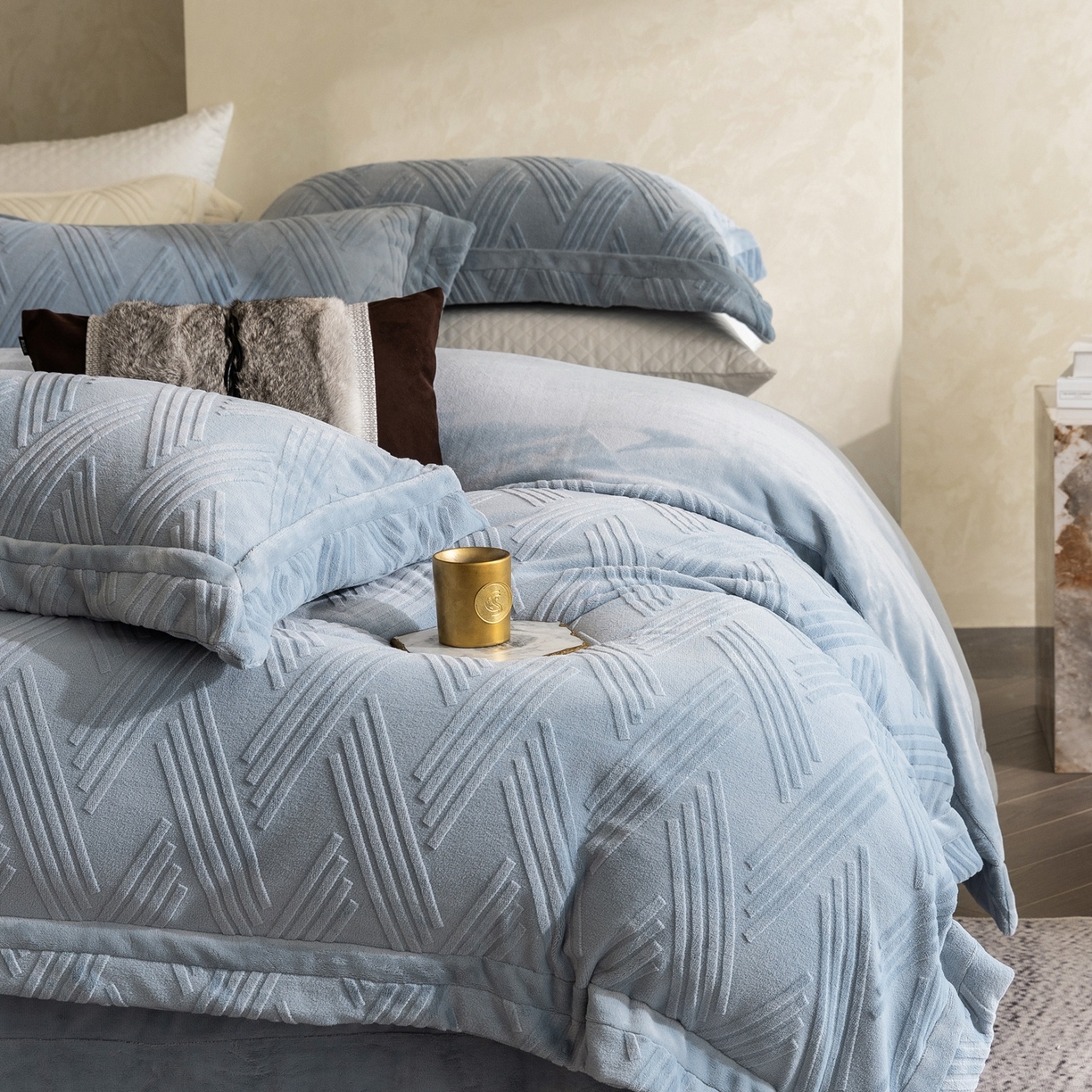 91家纺网 家纺一手货源 找家纺 （总）瑞雪家居 2025新款全消光雕花牛奶绒四件套-元晞