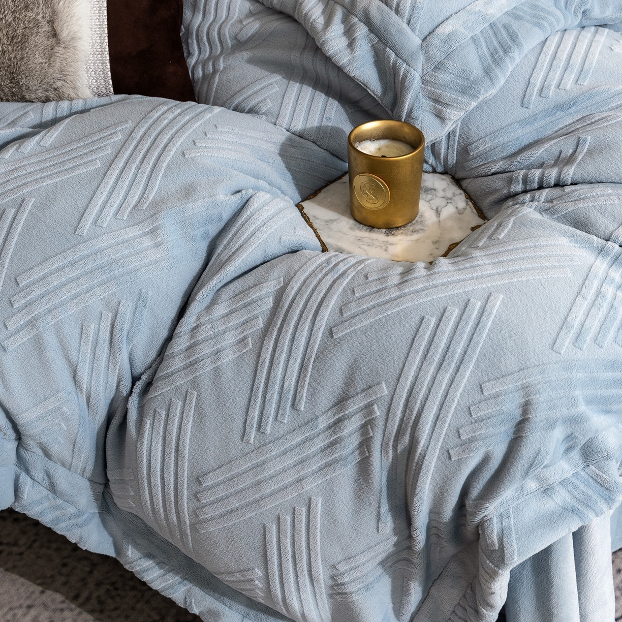 91家纺网 家纺一手货源 找家纺 （总）瑞雪家居 2025新款全消光雕花牛奶绒四件套-元晞