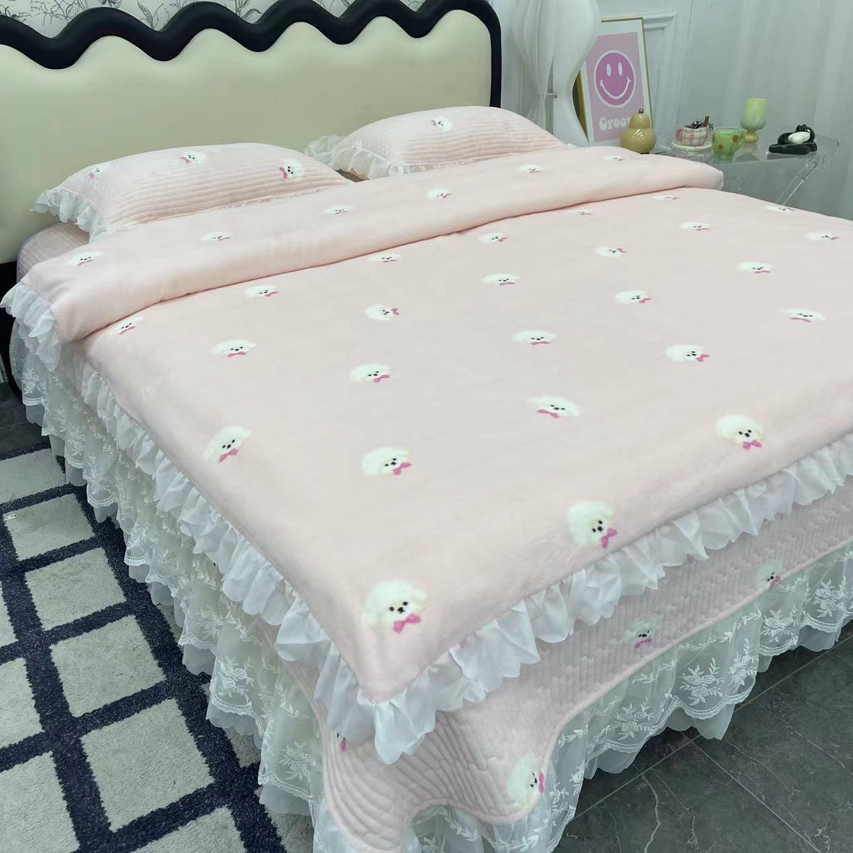 禧瑞谷 2025新款冬季牛奶绒双层蕾丝花边床盖三件套床盖四件套 粉底小狗