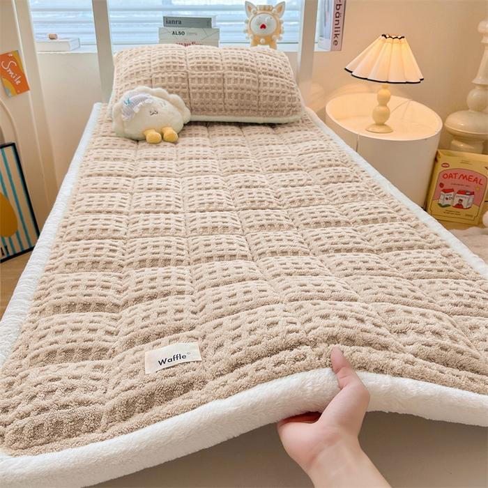 91家纺网 家纺一手货源 找家纺 （总）喜居 2025新款A类华夫格舒棉绒床垫学生床垫床褥子