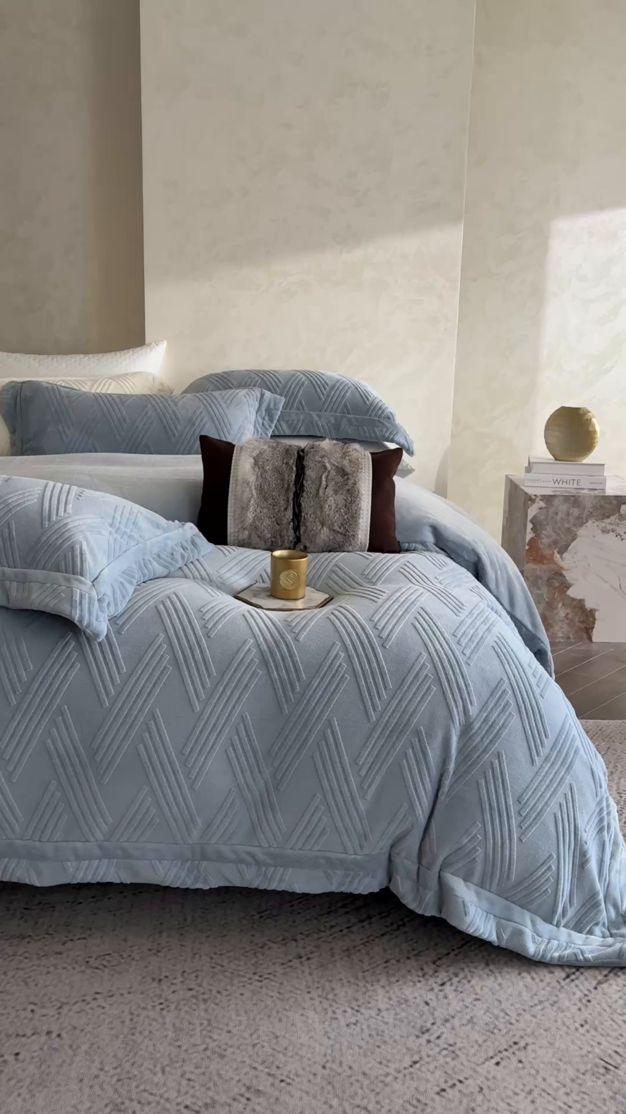 91家纺网 家纺一手货源 找家纺 （总）瑞雪家居 2025新款全消光雕花牛奶绒四件套-元晞