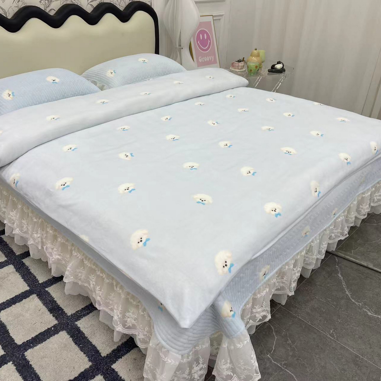 91家纺网 家纺一手货源 找家纺 禧瑞谷 2025新款冬季牛奶绒双层蕾丝花边床盖三件套床盖四件套 蓝底小狗