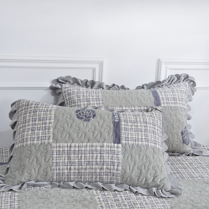 91家纺网 家纺一手货源 找家纺 梦柏家纺 2025新款牛奶绒夹棉床盖四件套 恋爱山茶