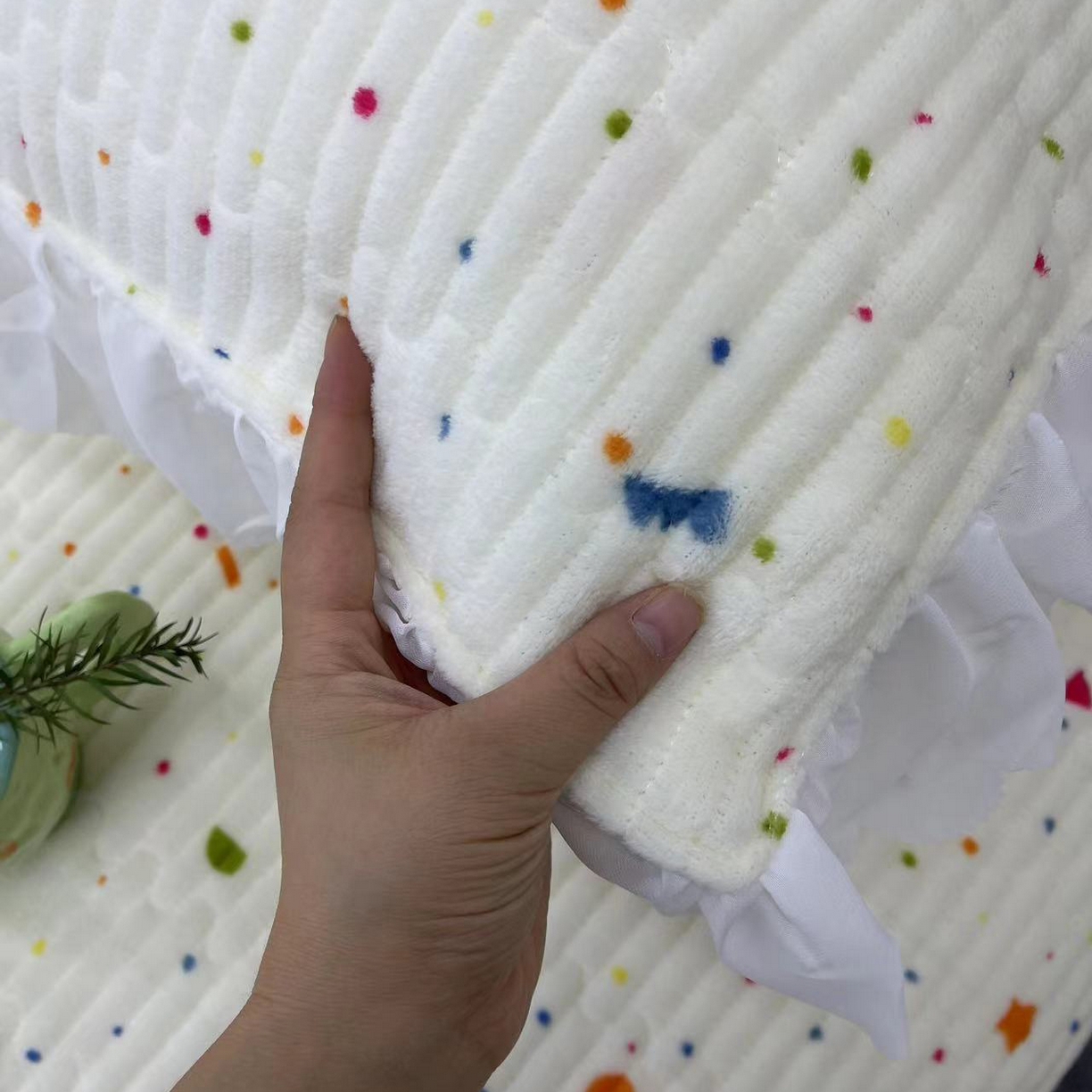 91家纺网 家纺一手货源 找家纺 禧瑞谷 2025新款冬季牛奶绒双层蕾丝花边床盖三件套床盖四件套 星月小确幸