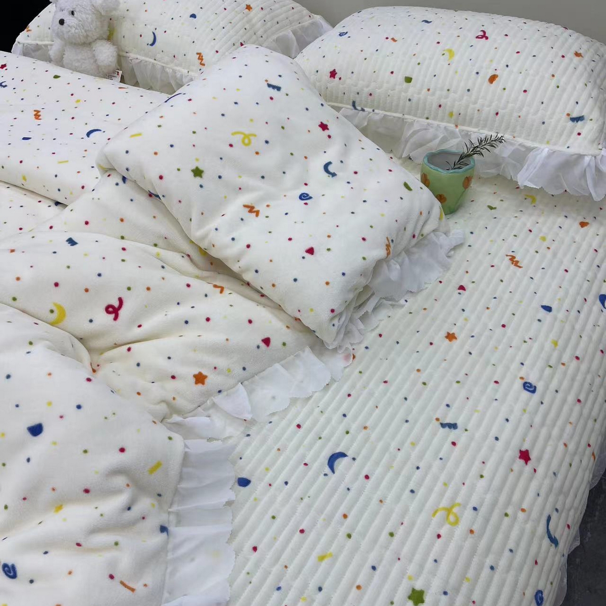 91家纺网 家纺一手货源 找家纺 禧瑞谷 2025新款冬季牛奶绒双层蕾丝花边床盖三件套床盖四件套 星月小确幸