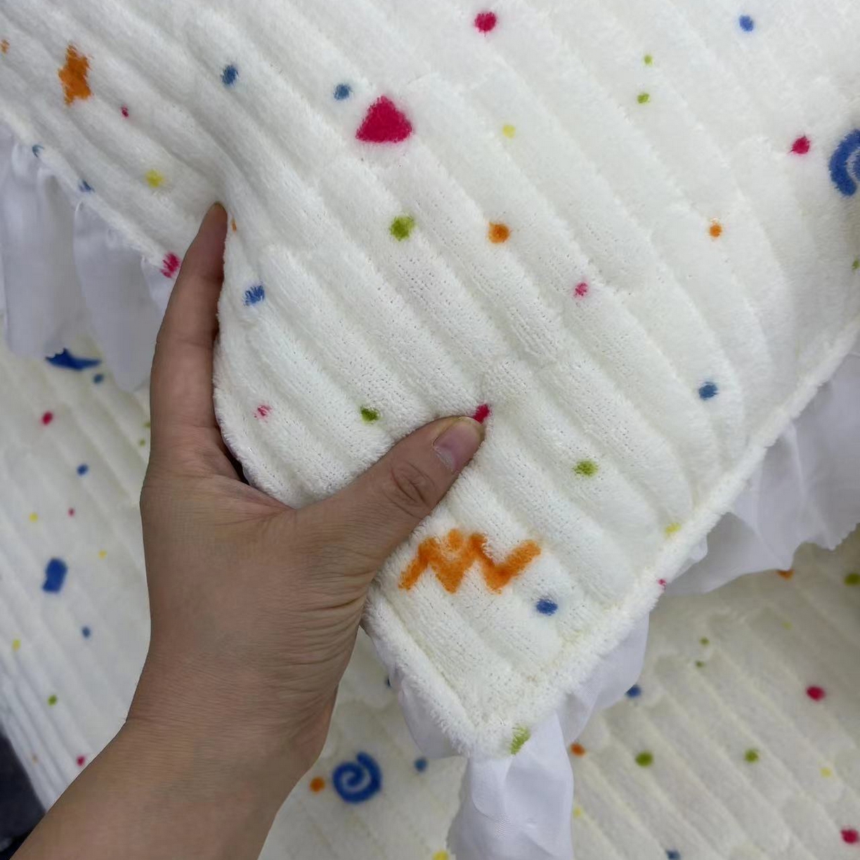 91家纺网 家纺一手货源 找家纺 禧瑞谷 2025新款冬季牛奶绒双层蕾丝花边床盖三件套床盖四件套 星月小确幸