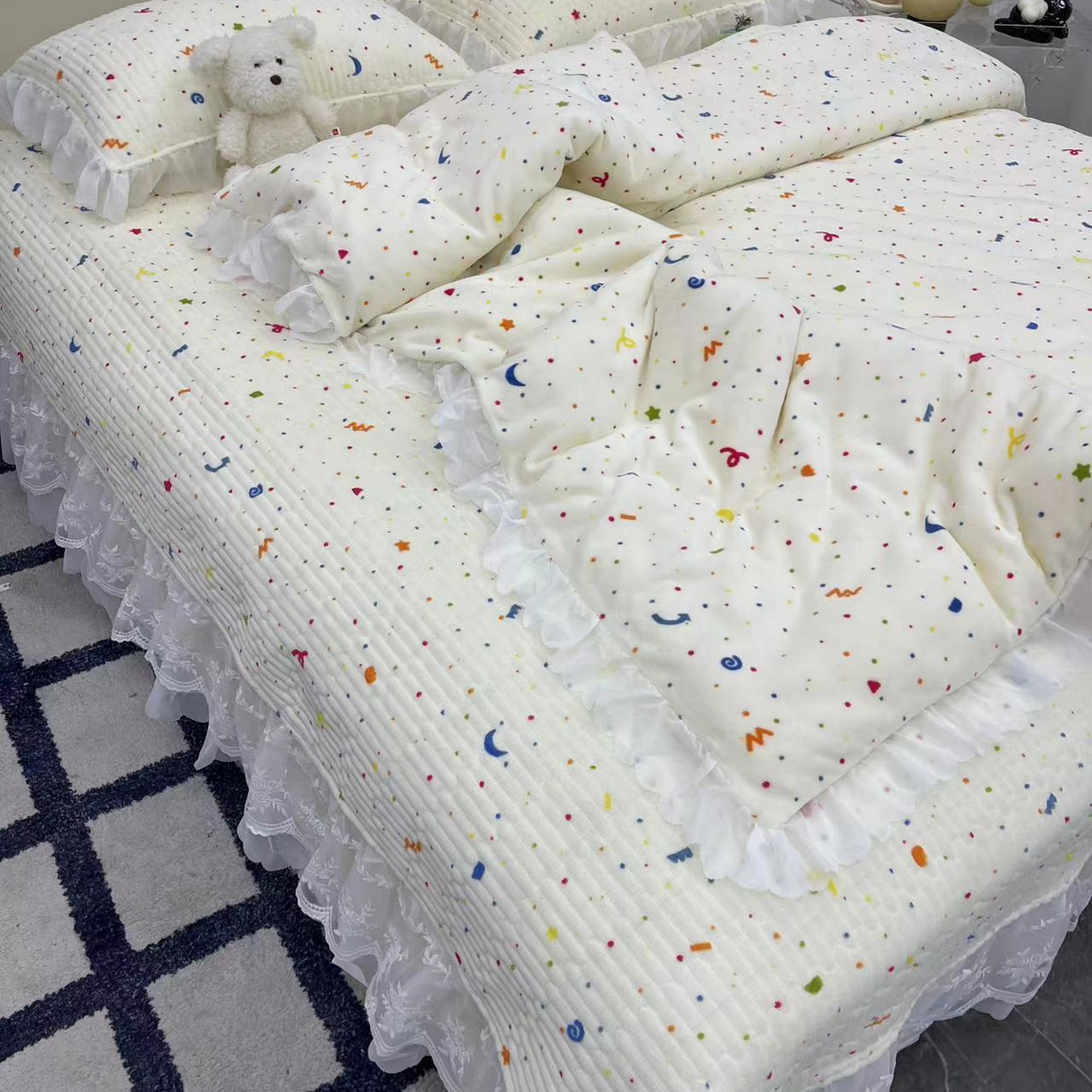 91家纺网 家纺一手货源 找家纺 禧瑞谷 2025新款冬季牛奶绒双层蕾丝花边床盖三件套床盖四件套 星月小确幸