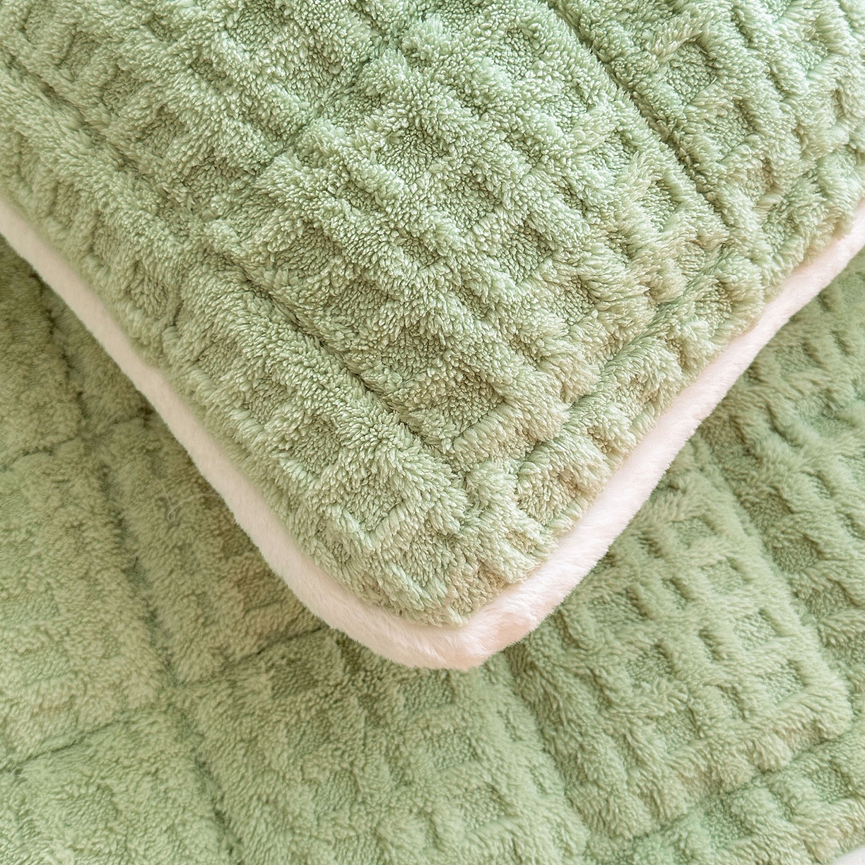 91家纺网 家纺一手货源 找家纺 （总）喜居 2025新款A类华夫格舒棉绒床垫学生床垫床褥子