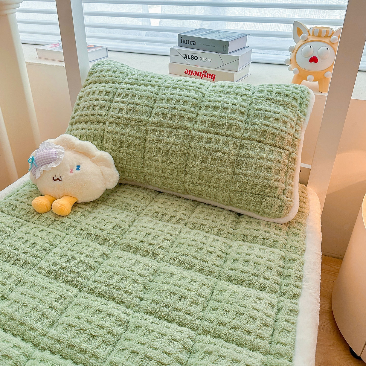 91家纺网 家纺一手货源 找家纺 （总）喜居 2025新款A类华夫格舒棉绒床垫学生床垫床褥子