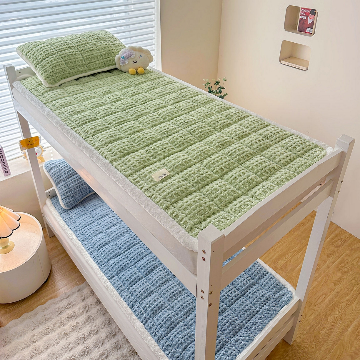 91家纺网 家纺一手货源 找家纺 （总）喜居 2025新款A类华夫格舒棉绒床垫学生床垫床褥子