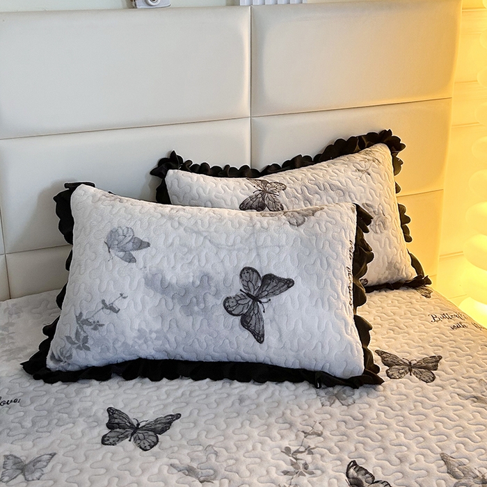 91家纺网 家纺一手货源 找家纺 梦柏家纺 2025新款牛奶绒夹棉床盖四件套 梦蝶