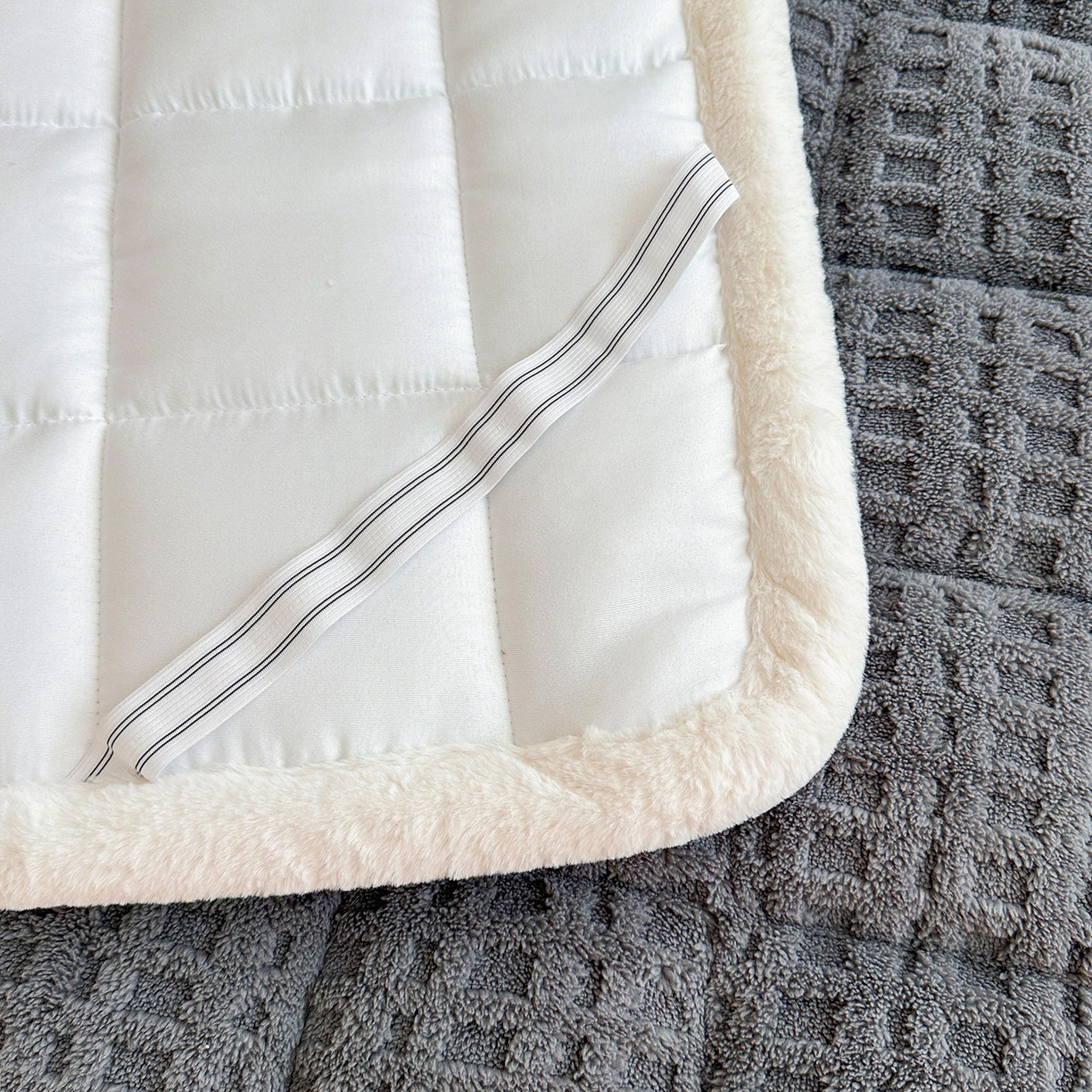 91家纺网 家纺一手货源 找家纺 喜居 2025新款A类华夫格舒棉绒床垫学生床垫床褥子 暖灰