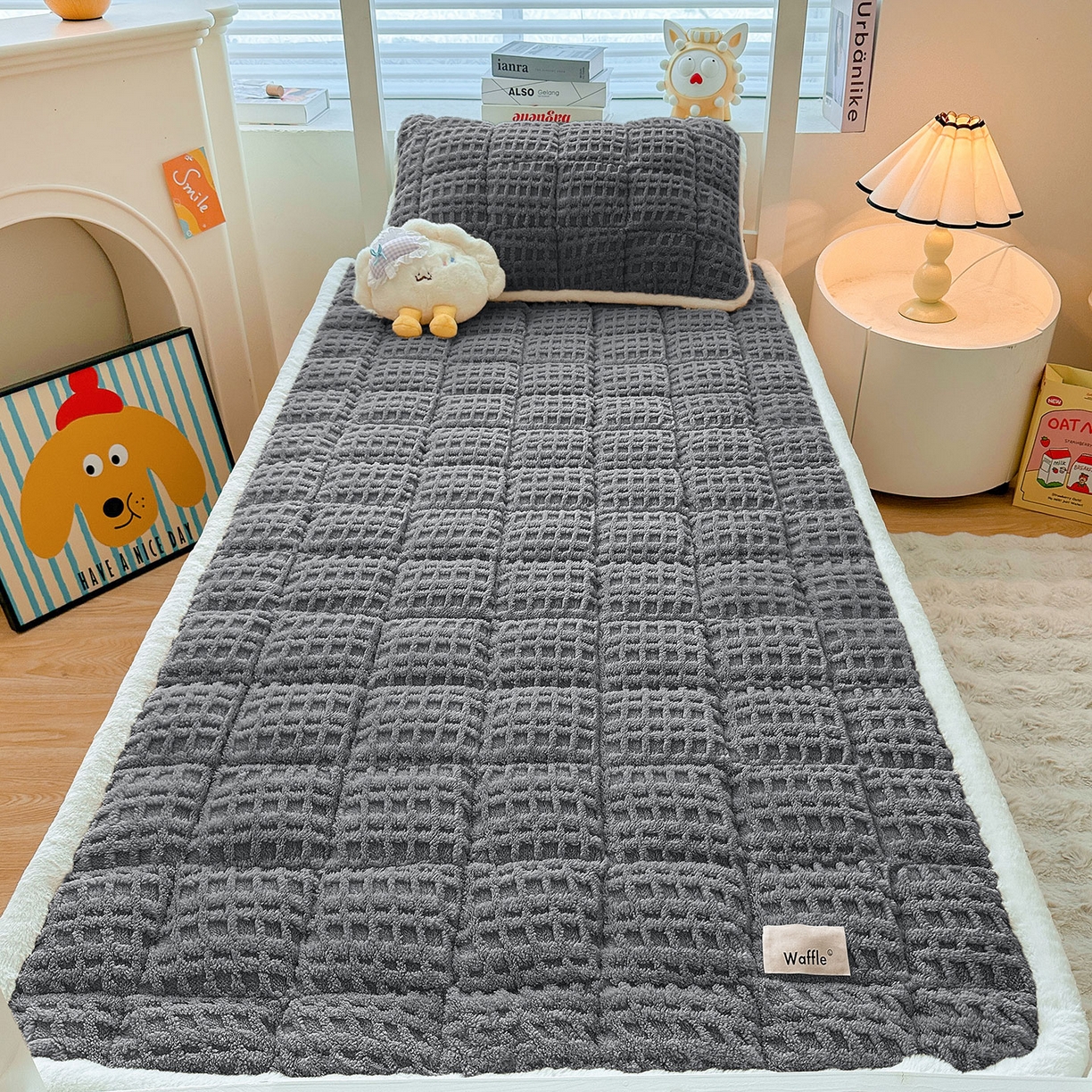 91家纺网 家纺一手货源 找家纺 喜居 2025新款A类华夫格舒棉绒床垫学生床垫床褥子 暖灰