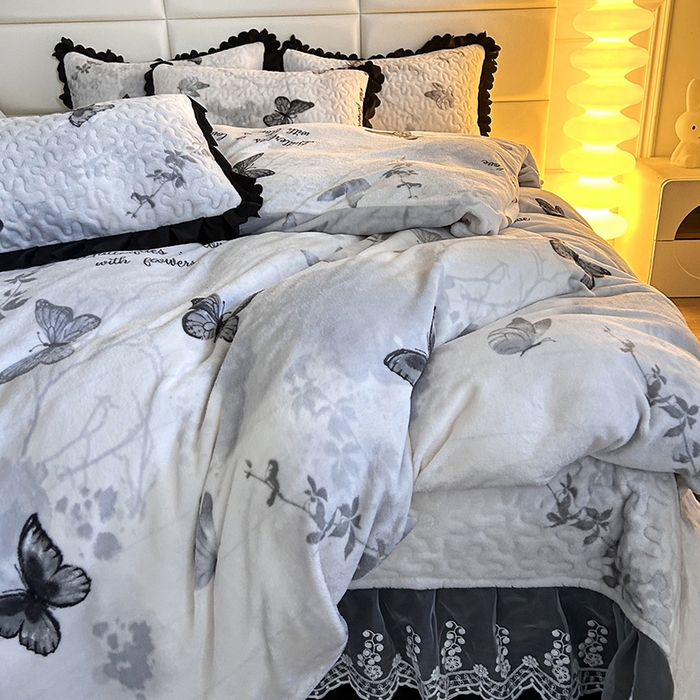 91家纺网 家纺一手货源 找家纺 梦柏家纺 2025新款牛奶绒夹棉床盖四件套 梦蝶