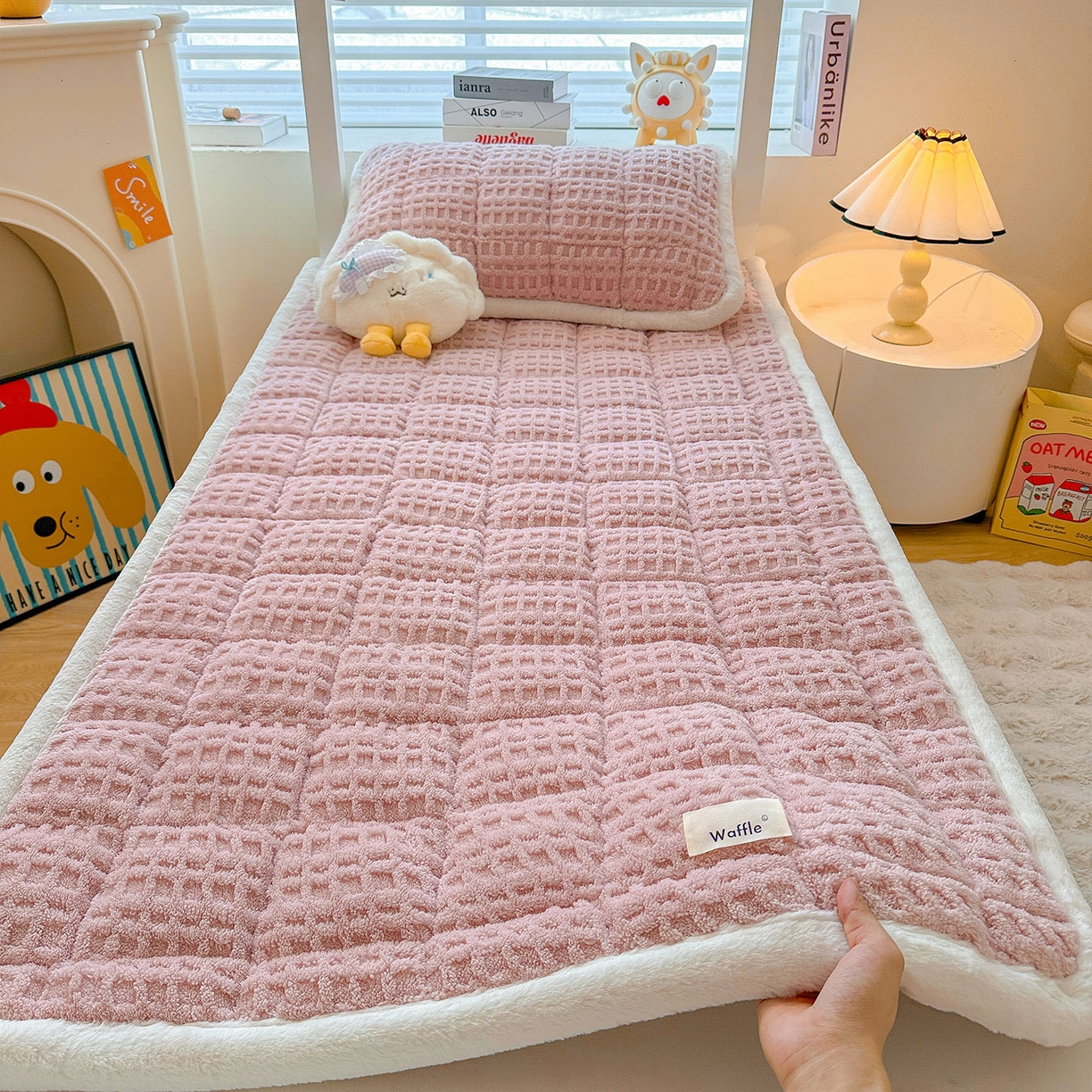 91家纺网 家纺一手货源 找家纺 喜居 2025新款A类华夫格舒棉绒床垫学生床垫床褥子 柔粉