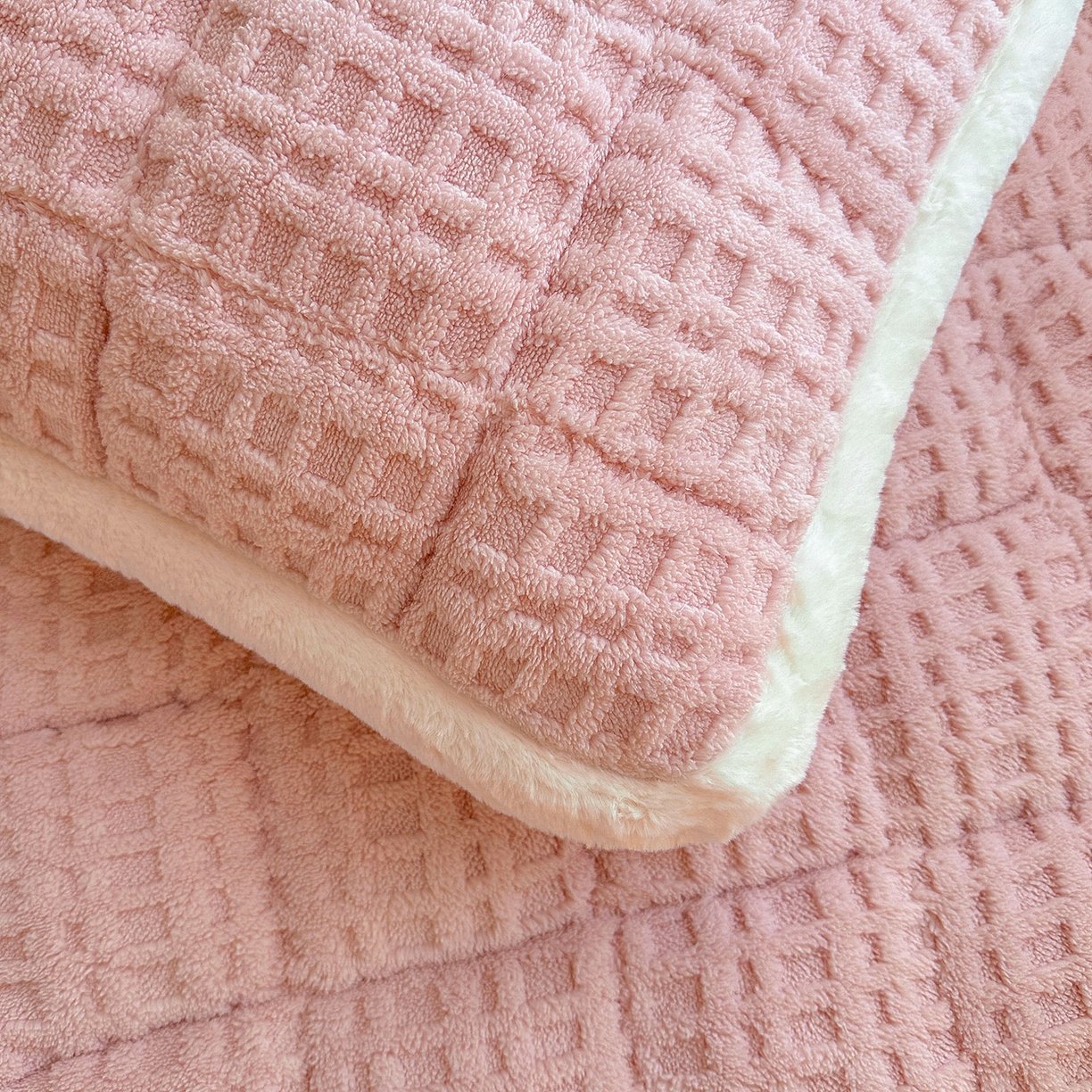 91家纺网 家纺一手货源 找家纺 喜居 2025新款A类华夫格舒棉绒床垫学生床垫床褥子 柔粉