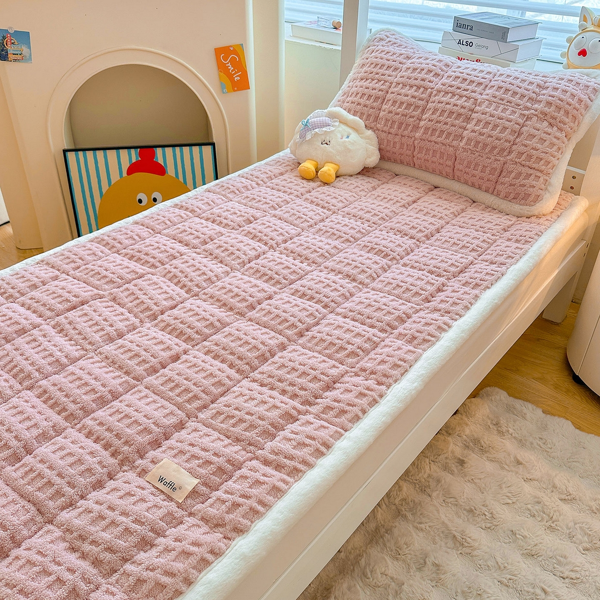 91家纺网 家纺一手货源 找家纺 喜居 2025新款A类华夫格舒棉绒床垫学生床垫床褥子 柔粉