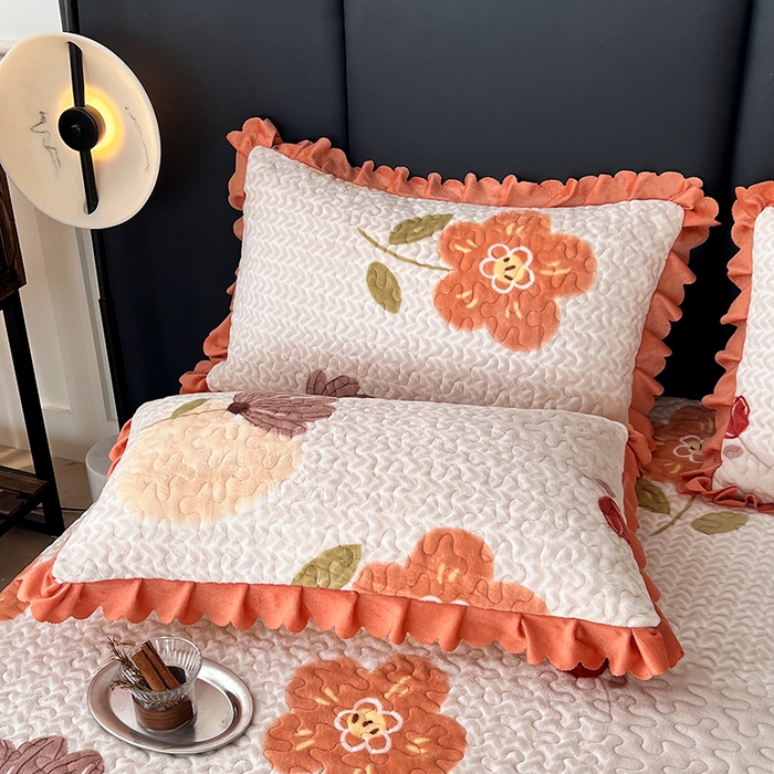 91家纺网 家纺一手货源 找家纺 梦柏家纺 2025新款牛奶绒夹棉床盖四件套 秋意暖花