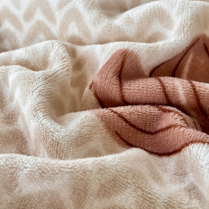 91家纺网 家纺一手货源 找家纺 梦柏家纺 2025新款牛奶绒夹棉床盖四件套 秋意暖花