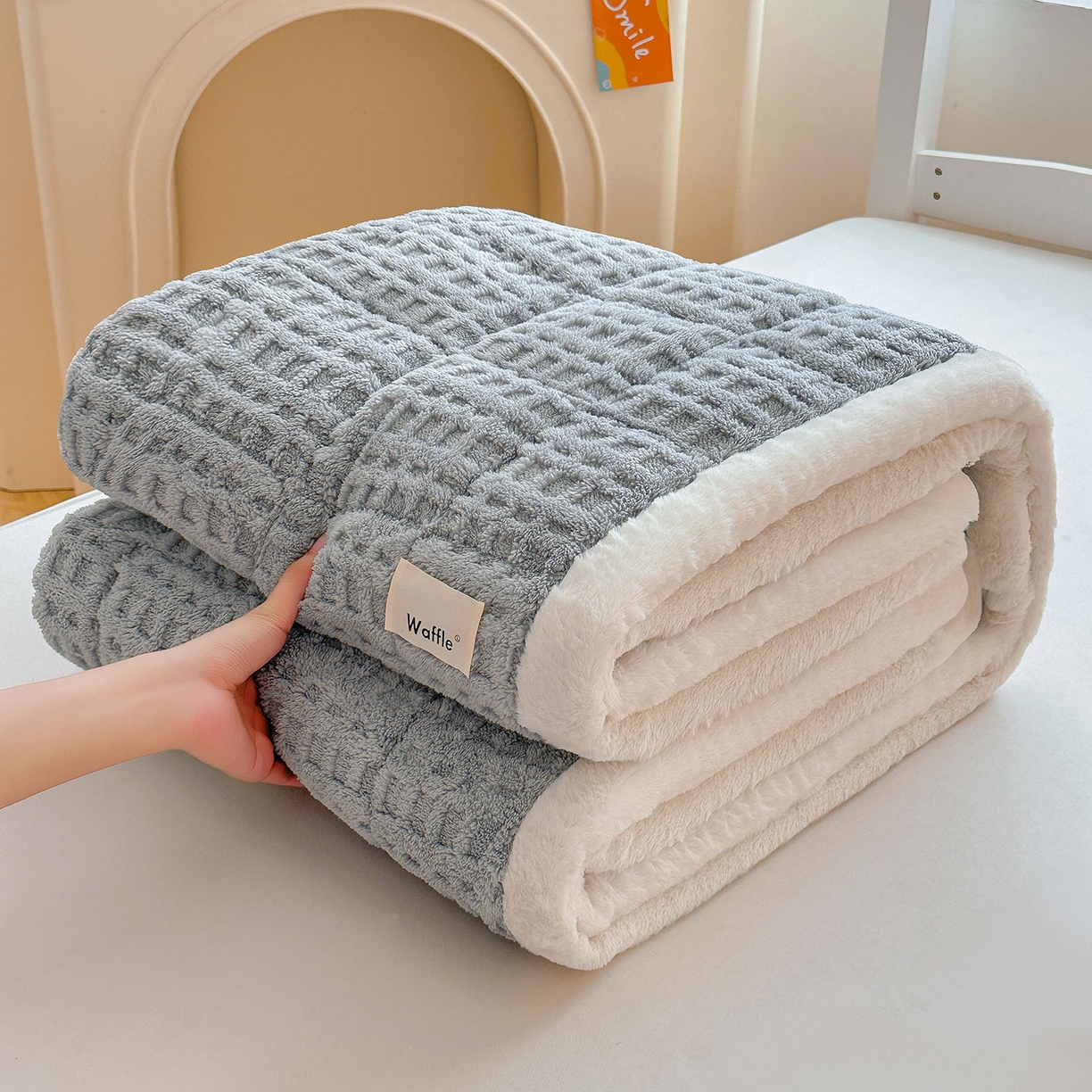 91家纺网 家纺一手货源 找家纺 喜居 2025新款A类华夫格舒棉绒床垫学生床垫床褥子 雅灰