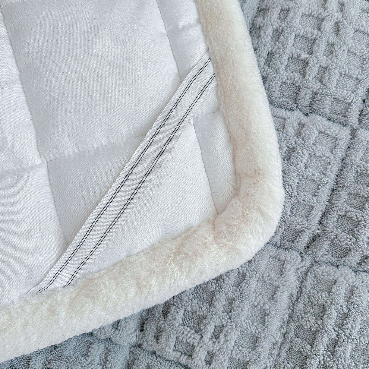 91家纺网 家纺一手货源 找家纺 喜居 2025新款A类华夫格舒棉绒床垫学生床垫床褥子 雅灰