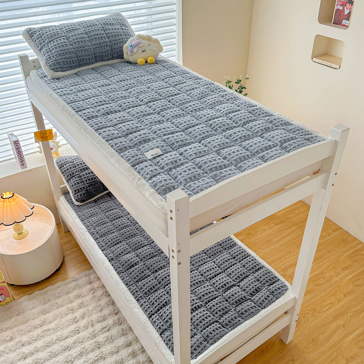 91家纺网 家纺一手货源 找家纺 喜居 2025新款A类华夫格舒棉绒床垫学生床垫床褥子 雅灰