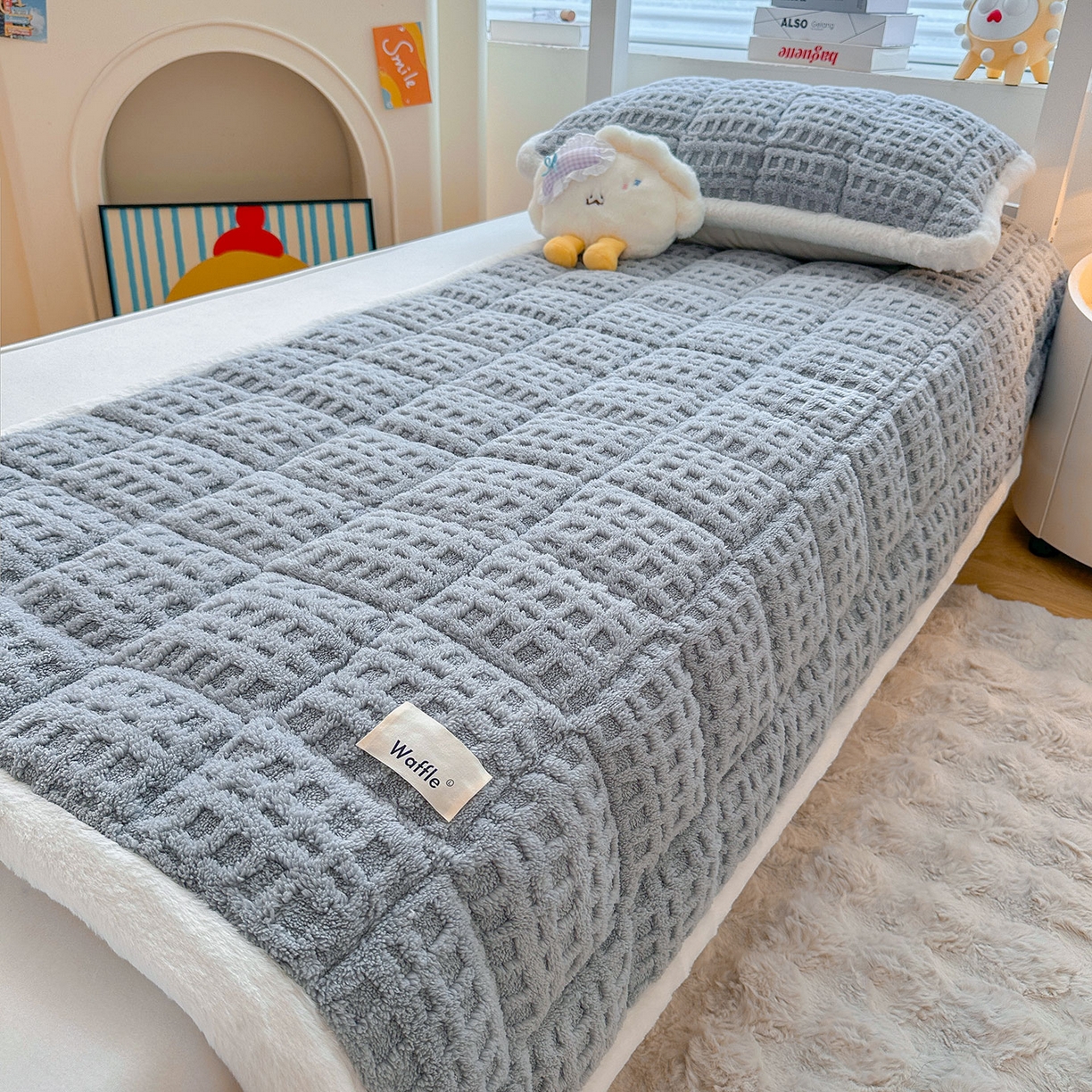 91家纺网 家纺一手货源 找家纺 喜居 2025新款A类华夫格舒棉绒床垫学生床垫床褥子 雅灰