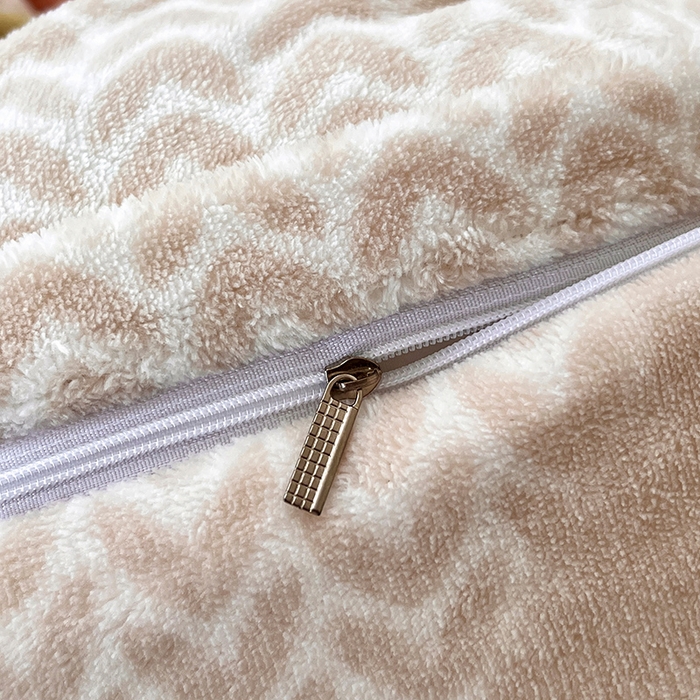 91家纺网 家纺一手货源 找家纺 梦柏家纺 2025新款牛奶绒夹棉床盖四件套 秋意暖花