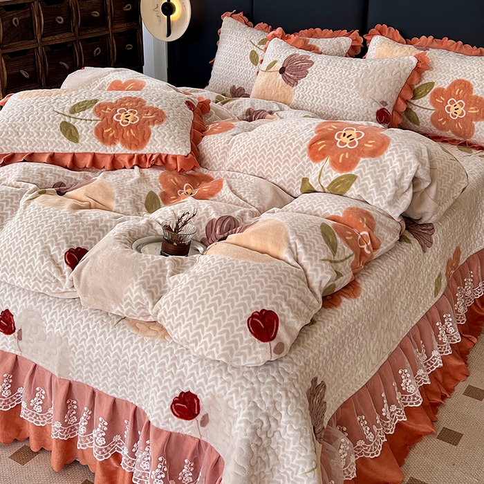 91家纺网 家纺一手货源 找家纺 梦柏家纺 2025新款牛奶绒夹棉床盖四件套 秋意暖花