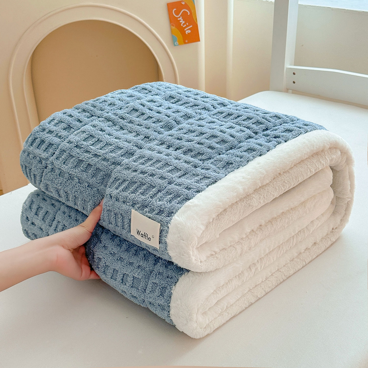 91家纺网 家纺一手货源 找家纺 喜居 2025新款A类华夫格舒棉绒床垫学生床垫床褥子 云蓝