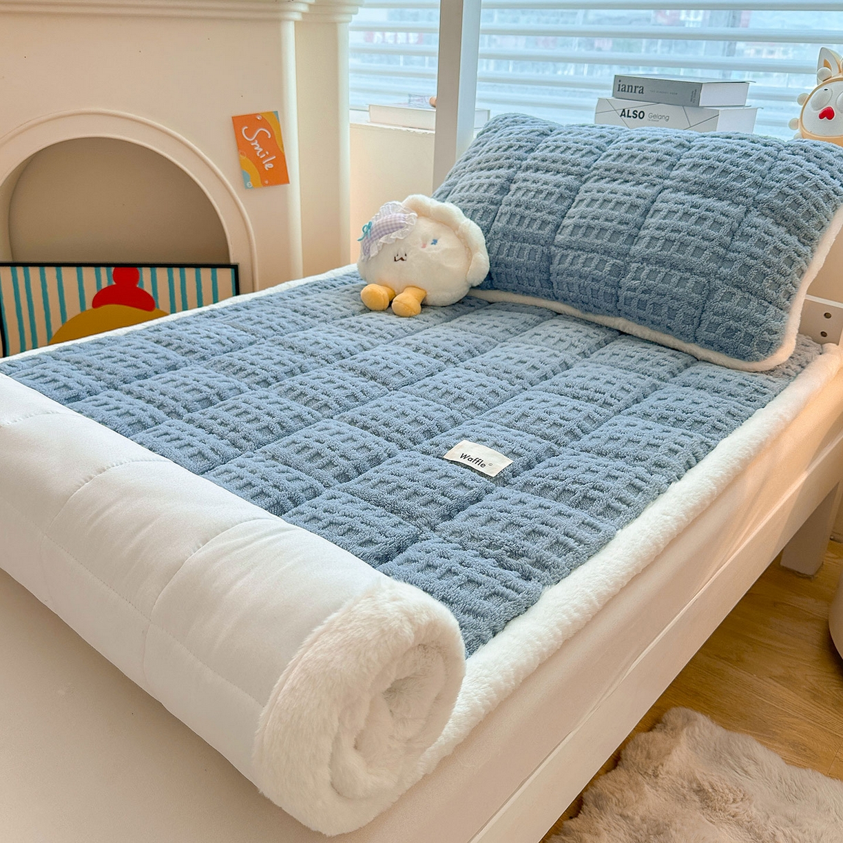 91家纺网 家纺一手货源 找家纺 喜居 2025新款A类华夫格舒棉绒床垫学生床垫床褥子 云蓝