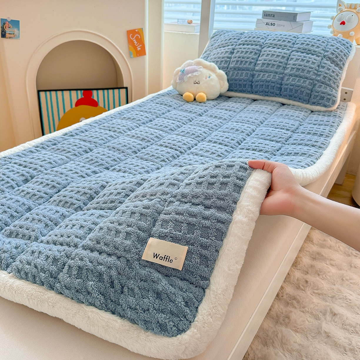 91家纺网 家纺一手货源 找家纺 喜居 2025新款A类华夫格舒棉绒床垫学生床垫床褥子 云蓝