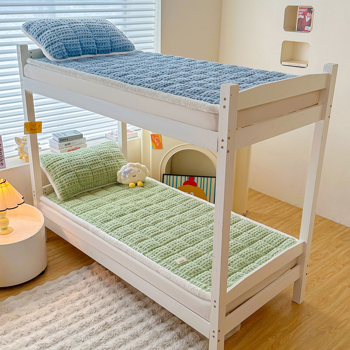 91家纺网 家纺一手货源 找家纺 喜居 2025新款A类华夫格舒棉绒床垫学生床垫床褥子 云蓝