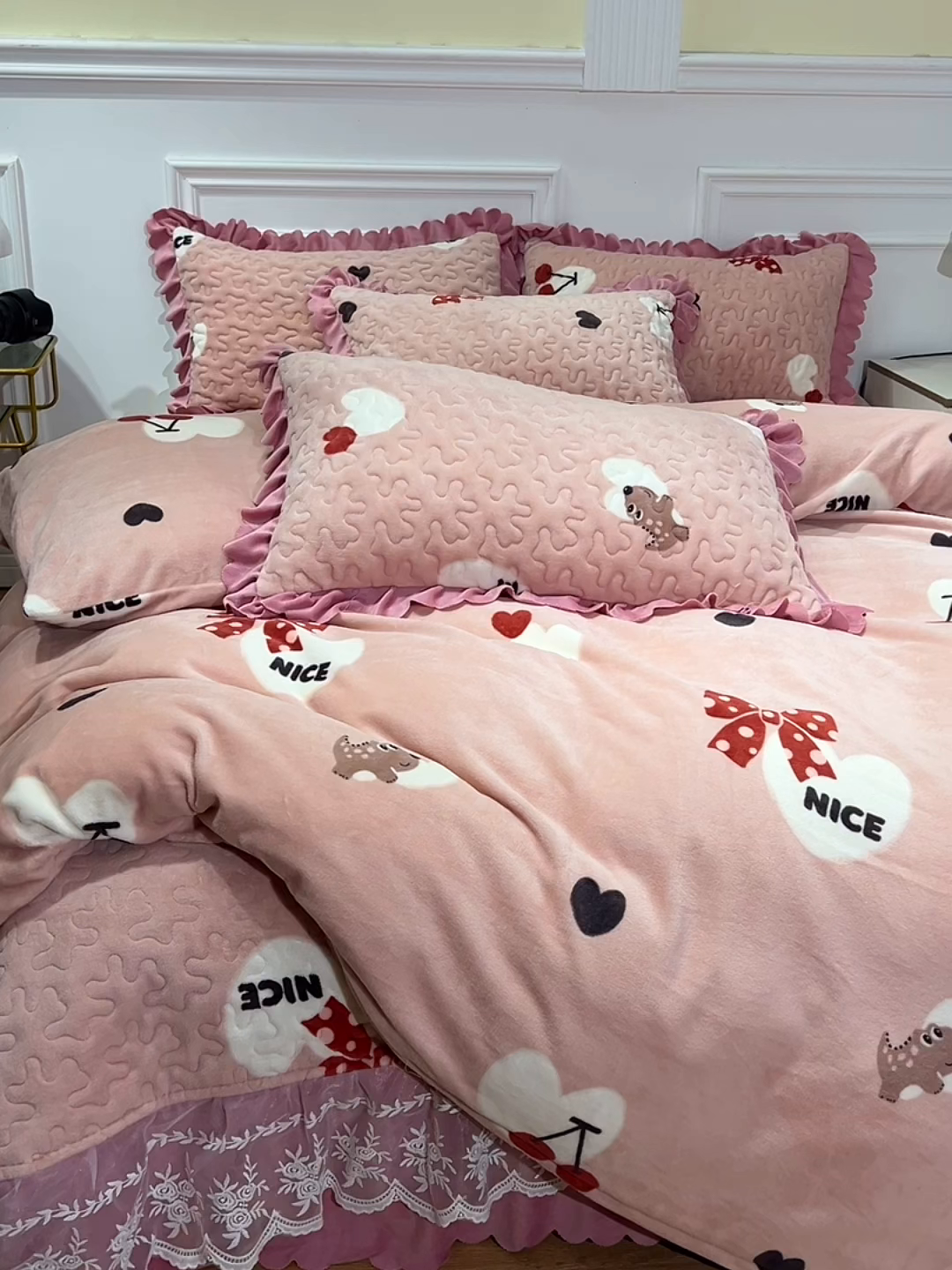 91家纺网 家纺一手货源 找家纺 梦柏家纺 2025新款牛奶绒夹棉床盖四件套 甜心