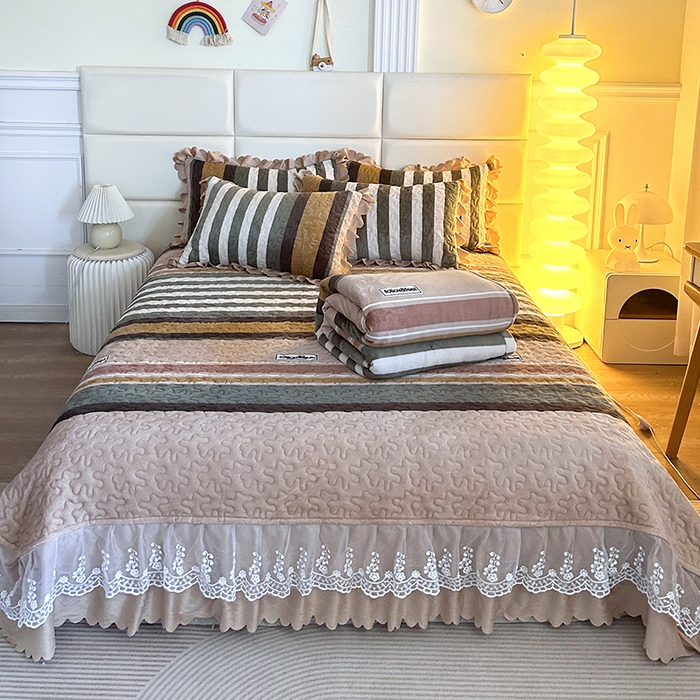 91家纺网 家纺一手货源 找家纺 梦柏家纺 2025新款牛奶绒夹棉床盖四件套 霞光