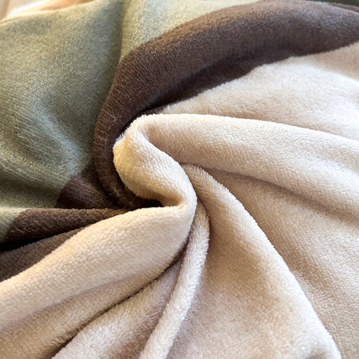 91家纺网 家纺一手货源 找家纺 梦柏家纺 2025新款牛奶绒夹棉床盖四件套 霞光