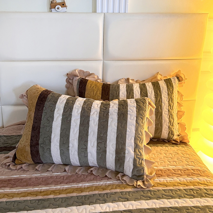 91家纺网 家纺一手货源 找家纺 梦柏家纺 2025新款牛奶绒夹棉床盖四件套 霞光