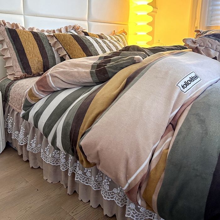 91家纺网 家纺一手货源 找家纺 梦柏家纺 2025新款牛奶绒夹棉床盖四件套 霞光