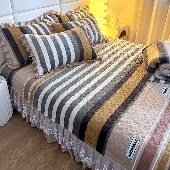 91家纺网 家纺一手货源 找家纺 梦柏家纺 2025新款牛奶绒夹棉床盖四件套 霞光