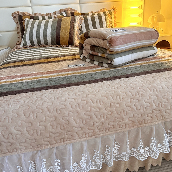 91家纺网 家纺一手货源 找家纺 梦柏家纺 2025新款牛奶绒夹棉床盖四件套 霞光