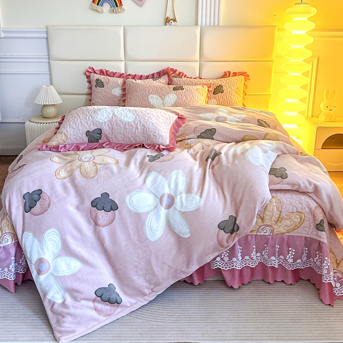 91家纺网 家纺一手货源 找家纺 梦柏家纺 2025新款牛奶绒夹棉床盖四件套 香甜