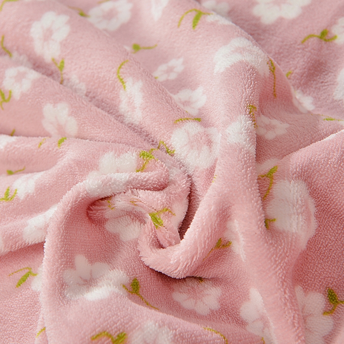 91家纺网 家纺一手货源 找家纺 梦柏家纺 2025新款牛奶绒夹棉床盖四件套 小碎花