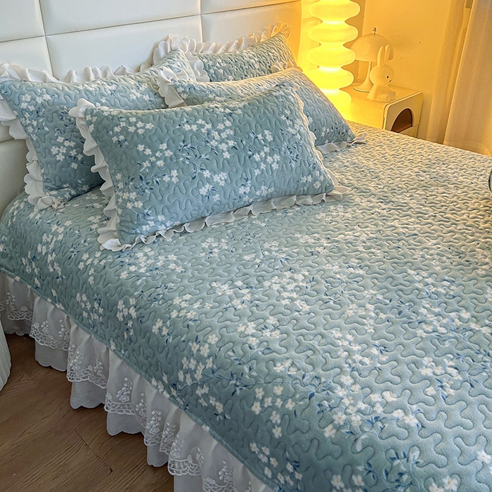 91家纺网 家纺一手货源 找家纺 梦柏家纺 2025新款牛奶绒夹棉床盖四件套 优朵