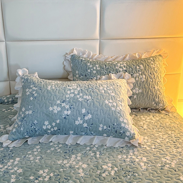 91家纺网 家纺一手货源 找家纺 梦柏家纺 2025新款牛奶绒夹棉床盖四件套 优朵