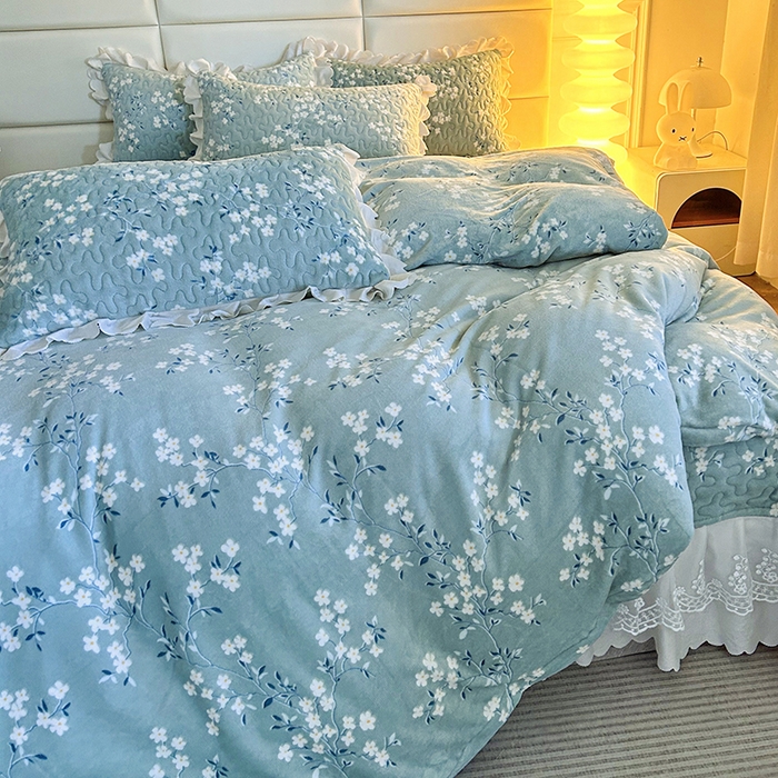 91家纺网 家纺一手货源 找家纺 梦柏家纺 2025新款牛奶绒夹棉床盖四件套 优朵