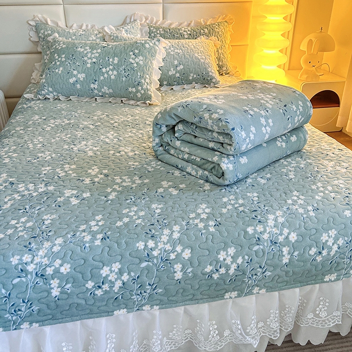 91家纺网 家纺一手货源 找家纺 梦柏家纺 2025新款牛奶绒夹棉床盖四件套 优朵