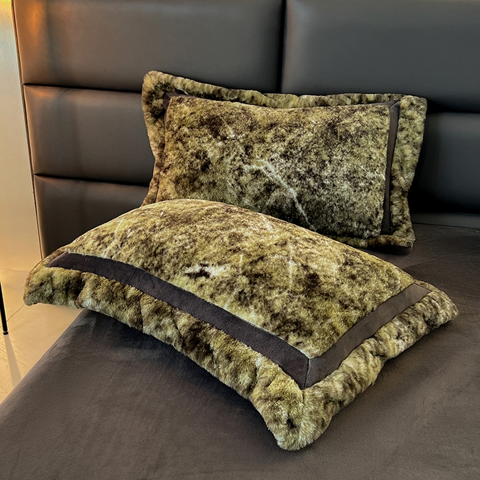 91家纺网 家纺一手货源 找家纺 极简 2025新款兔毛绒牛奶绒宽边四件套 芙洛-绿