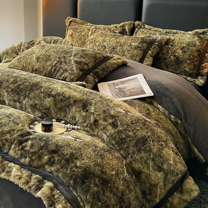 91家纺网 家纺一手货源 找家纺 极简 2025新款兔毛绒牛奶绒宽边四件套 芙洛-绿