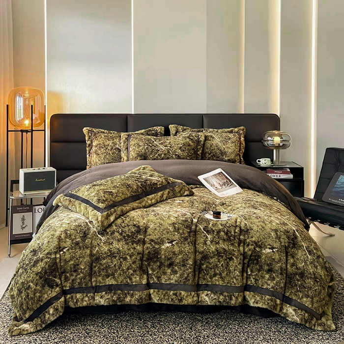 91家纺网 家纺一手货源 找家纺 极简 2025新款兔毛绒牛奶绒宽边四件套 芙洛-绿