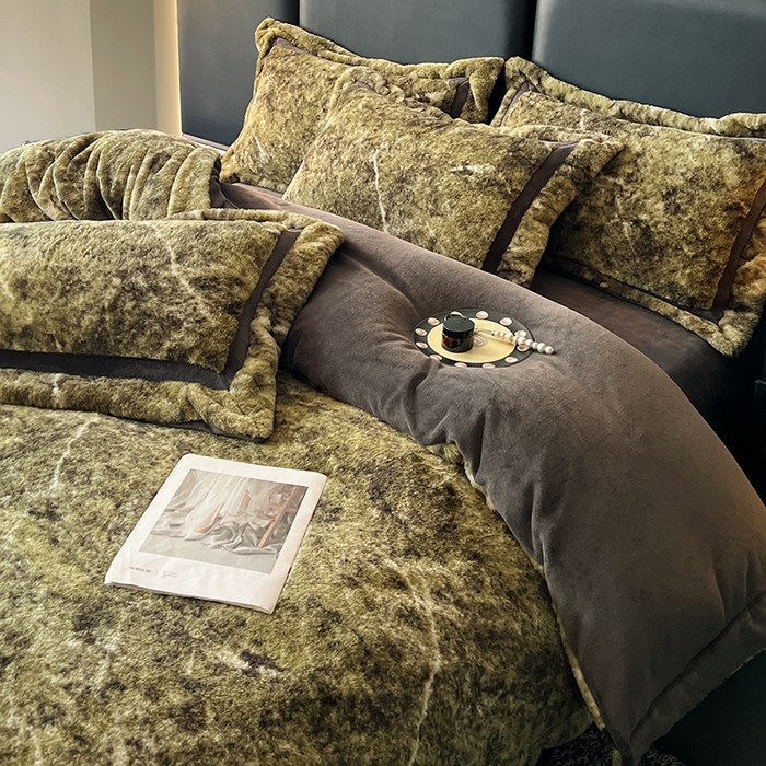 91家纺网 家纺一手货源 找家纺 极简 2025新款兔毛绒牛奶绒宽边四件套 芙洛-绿